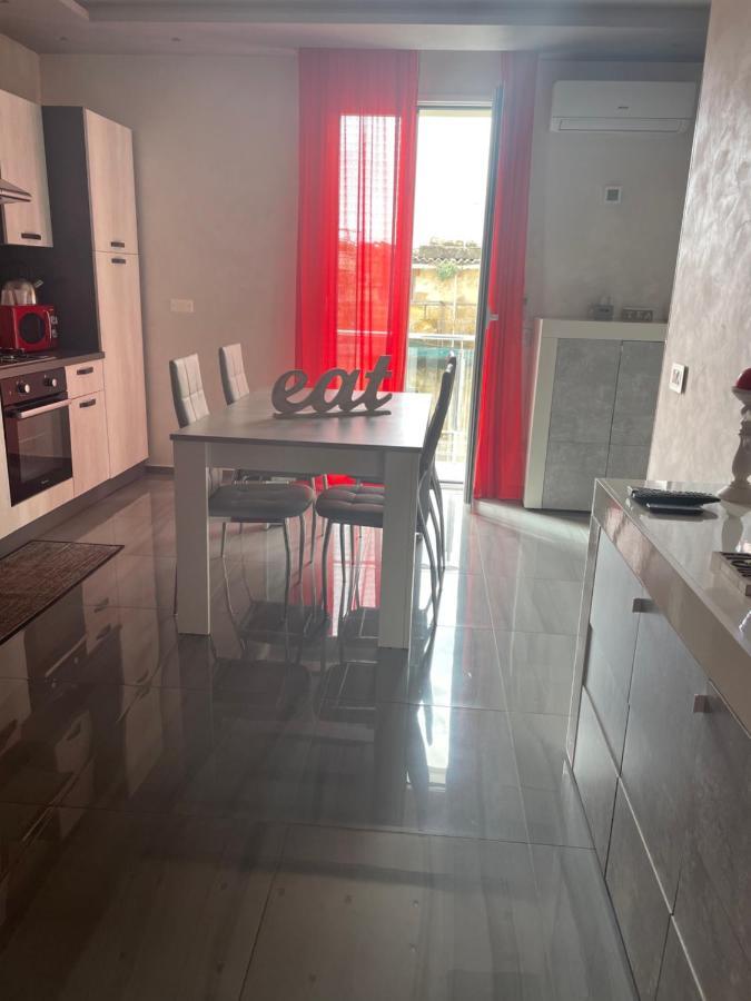 Deluxe Home Appartamento شاكا المظهر الخارجي الصورة